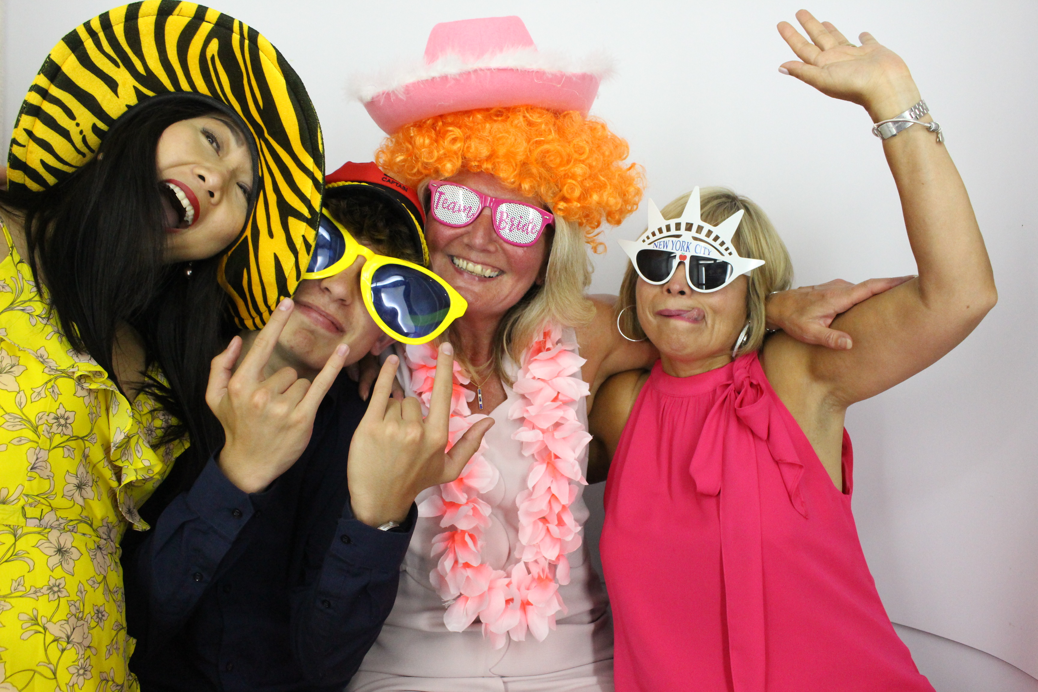 Gary & Debbies Wedding | View more photos from the event at gallery.myphotoboothexperience.co.uk/u/MyPhotoBoothExperienceLtd/Gary-Debbies-Wedding